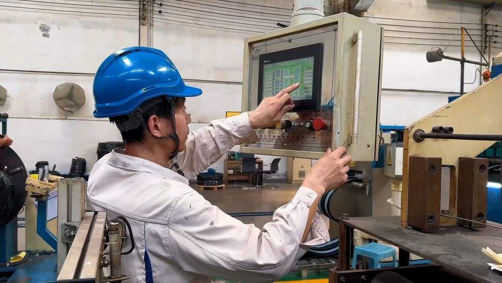 新华视点｜创新驱动 数智领航——以科技创新引领产业创新一线观察