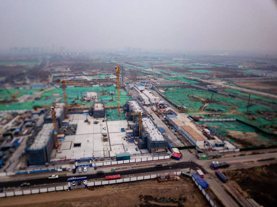 济南起步区大桥片区西部，市政基础施工进展迅速