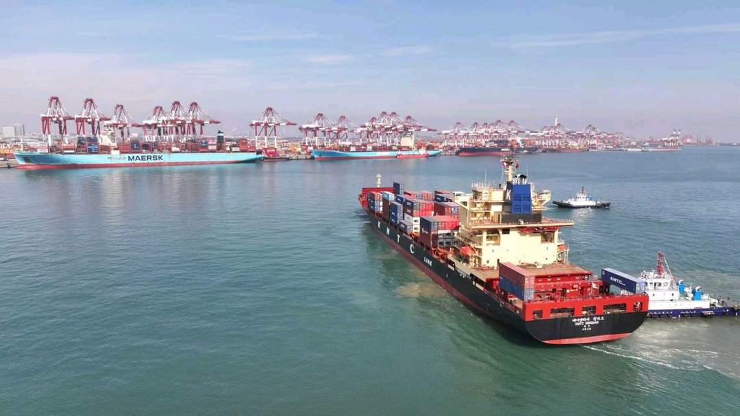 新春第一船靠泊 北方第一港火热