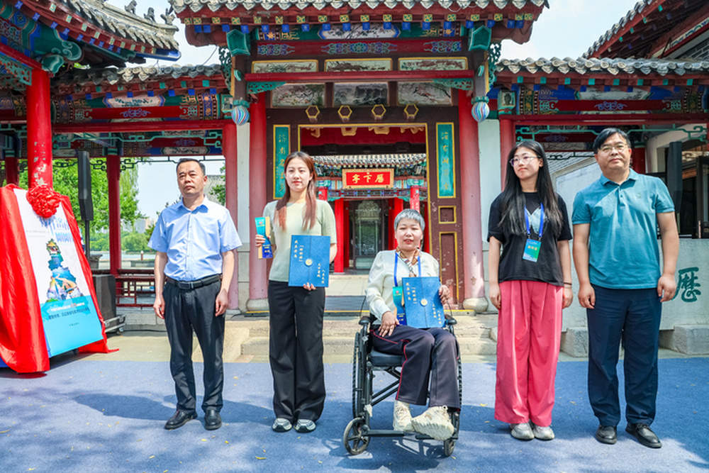 海右聚贤才：书映泉城 “我在济南刚刚好”系列主题赛事颁奖暨 《我在济南刚刚好》文学作品集出版发布式举行