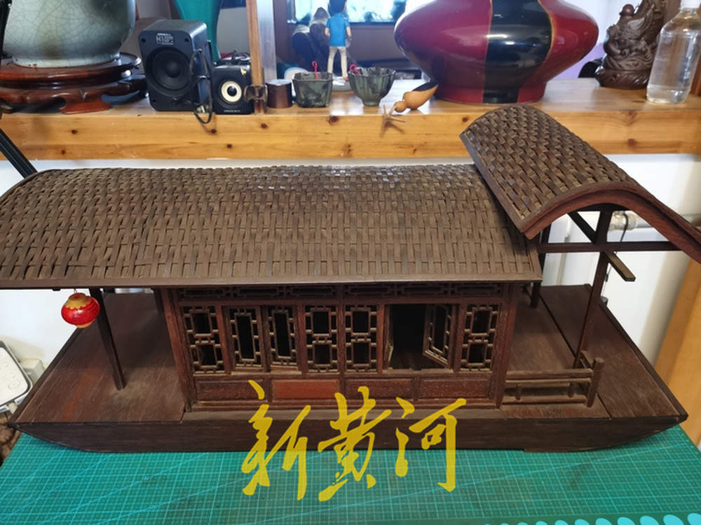 济南六旬男子痴迷木船模型 曾手造军舰和皇家御船