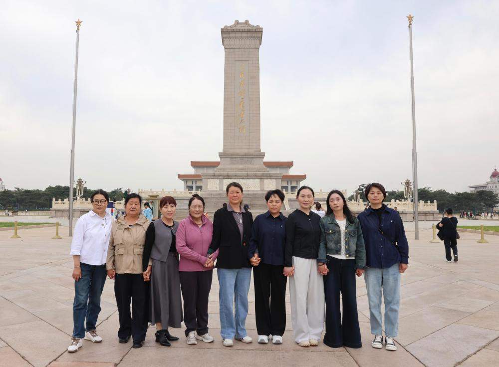替英雄道一声：母亲节快乐
