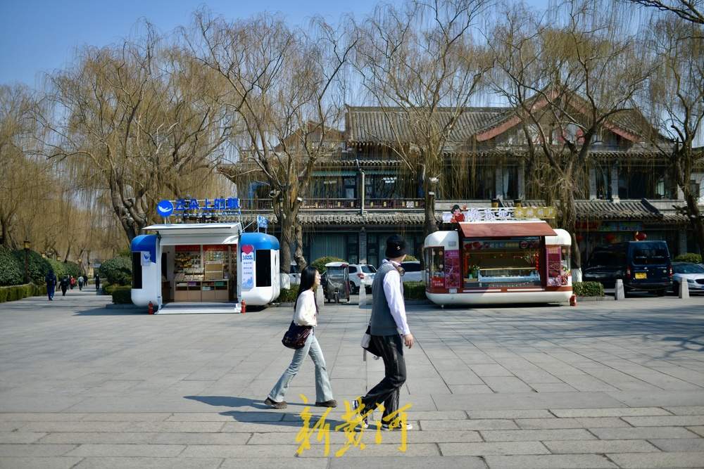 明湖市集再“延续”，多辆品牌售卖车进景区