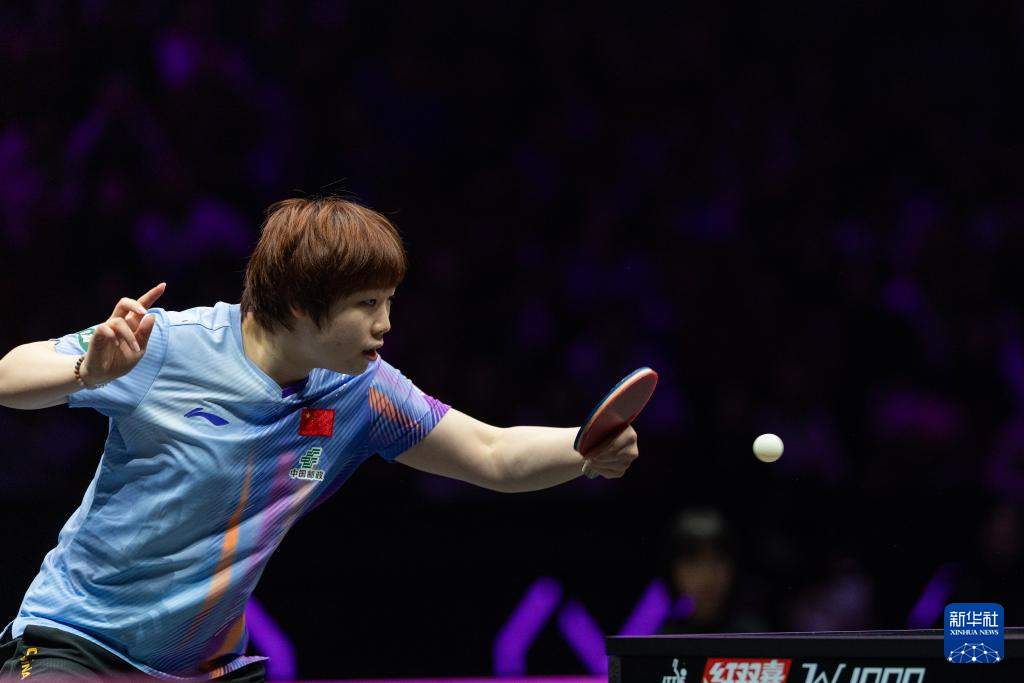 乒乓球——WTT重庆冠军赛：蒯曼晋级女单16强