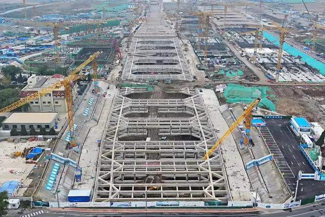 项目强省会｜济滨高铁遥墙机场站首块底板浇筑完成