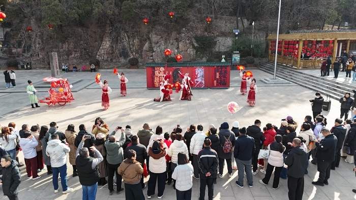 大年初一灵岩寺人气爆棚！单日迎客超1.8万人次