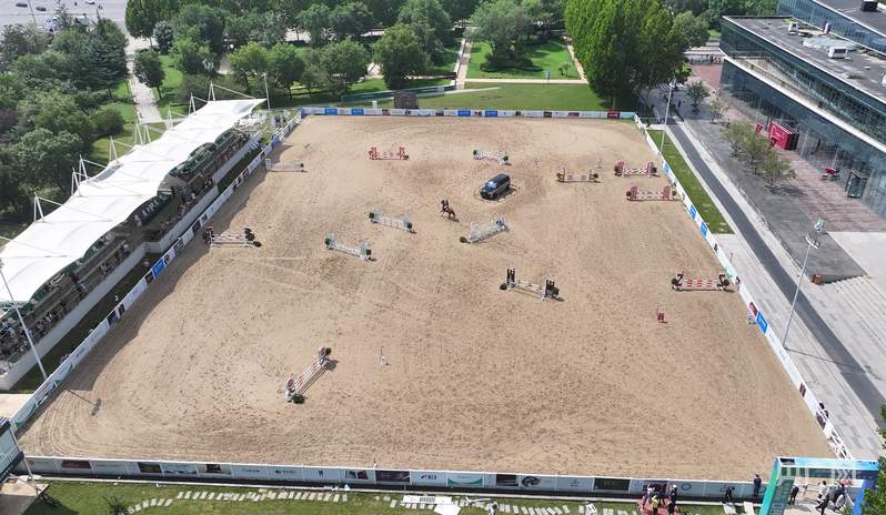 马年寻马：策马扬鞭启新程 马术体验点燃文体消费新热潮