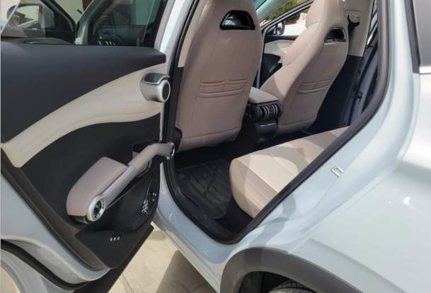 小米yu7suv2025车型发布，看看车主们都在用的除甲醛神器