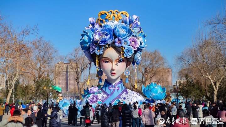 -12°C的天气也挡不住游客的热情，天下第一泉景区热闹非凡