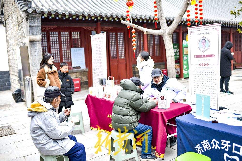 督城隍庙新春年货大集启幕 在650年文保建筑里寻味地道年俗