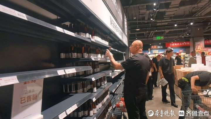 济南这家超市“胖改”后持续火爆：多个货架商品被抢购一空