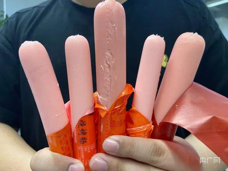 热搜爆了！这款“网红零食”塌房