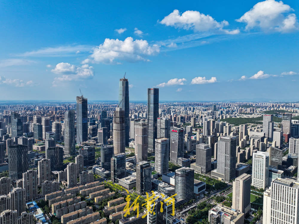 向云端！济南CBD上演自然与城市的“天地对话”