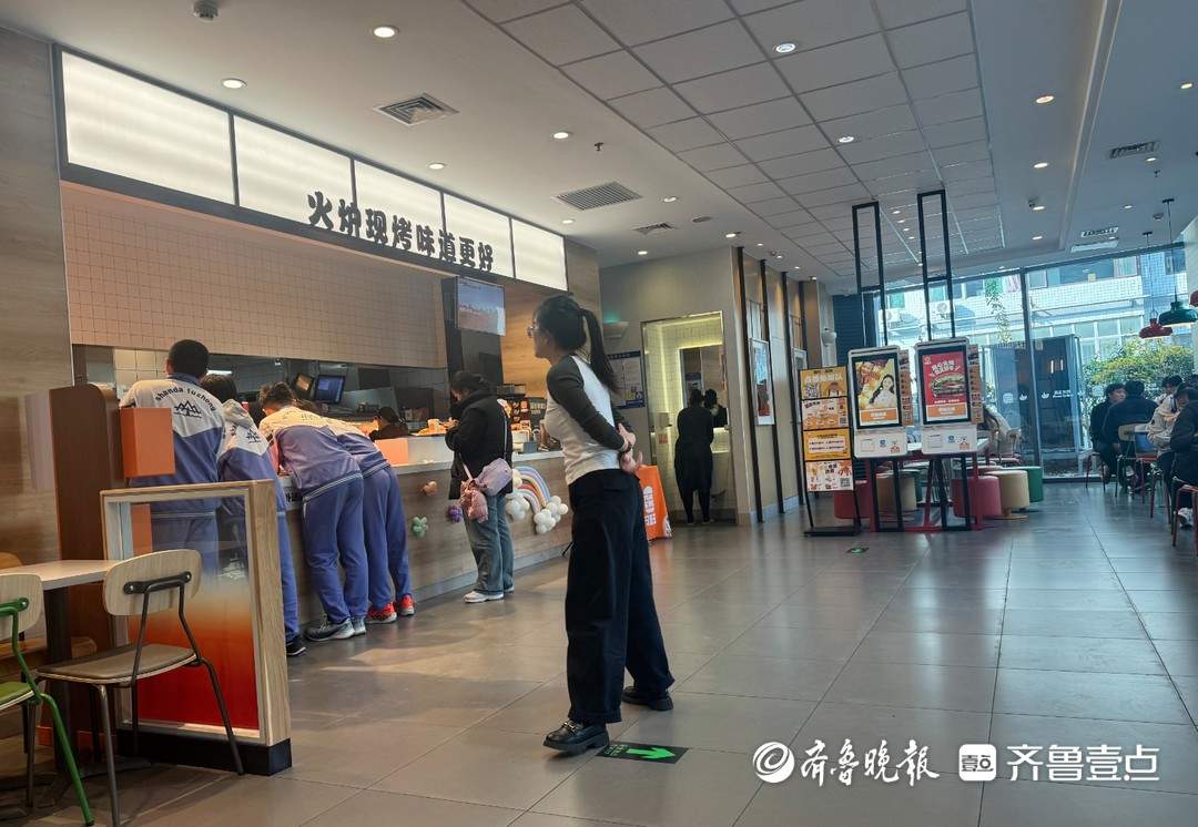 洋快餐为何纷纷牵手“中国合伙人”记者探访汉堡王在济现状