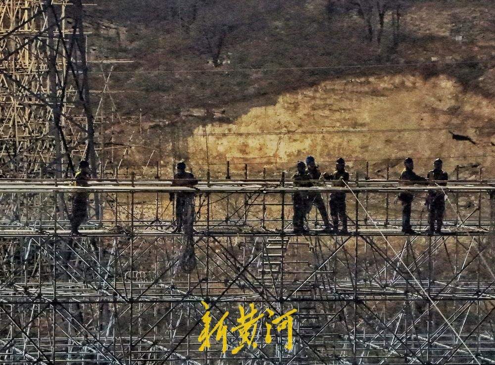 全线“首跨”！济枣铁路首条220kV跨既有线路电力线路迁改完成