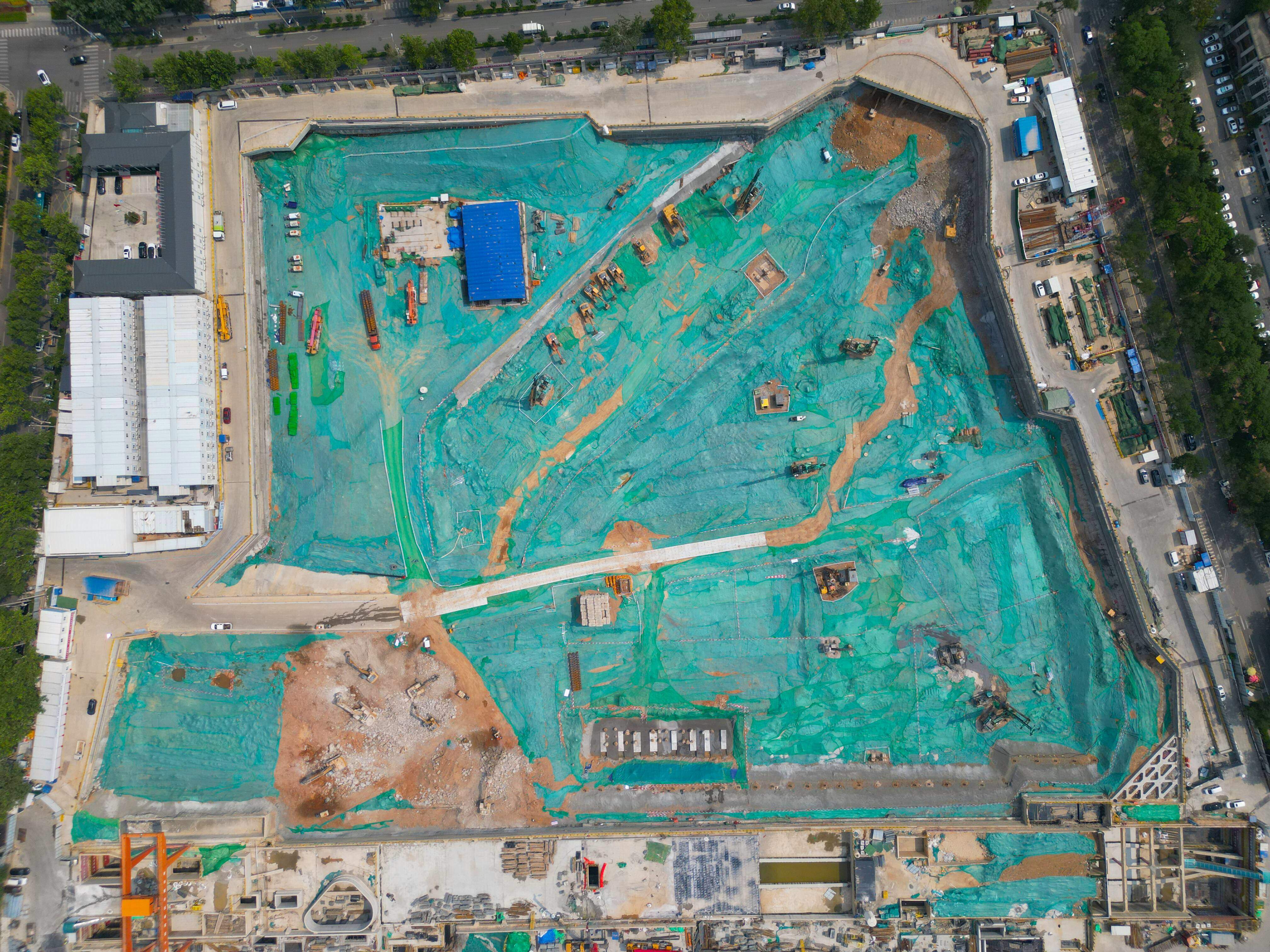 千佛山北广场地下结构施工全面展开 预计2026年6月整体竣工