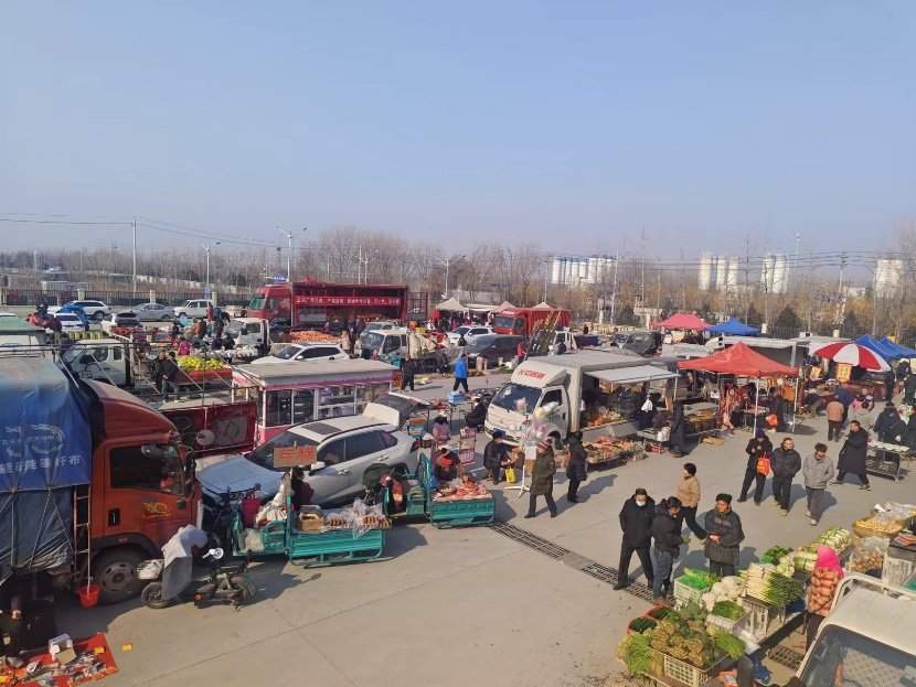 方便市民节前购置年货，济南公交开通加州大集专线