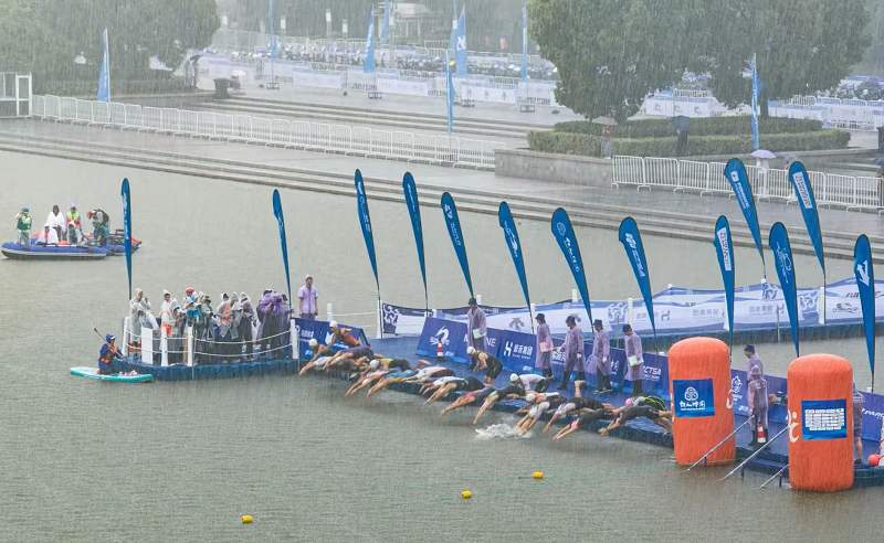 冠军品质，“雨”向上者同行！奇瑞商用车全程护航国家 级铁人三项公开赛