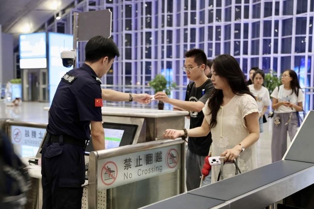 国铁济南局加开三趟夜间“歌迷专列”方便旅客出行