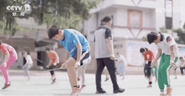 唯一非运动员火炬手，为何是他？