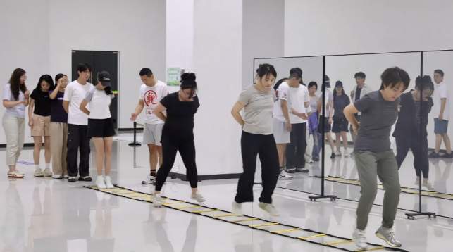 抢不上,根本抢不上!避暑+充电,山东夜校圈粉年轻人