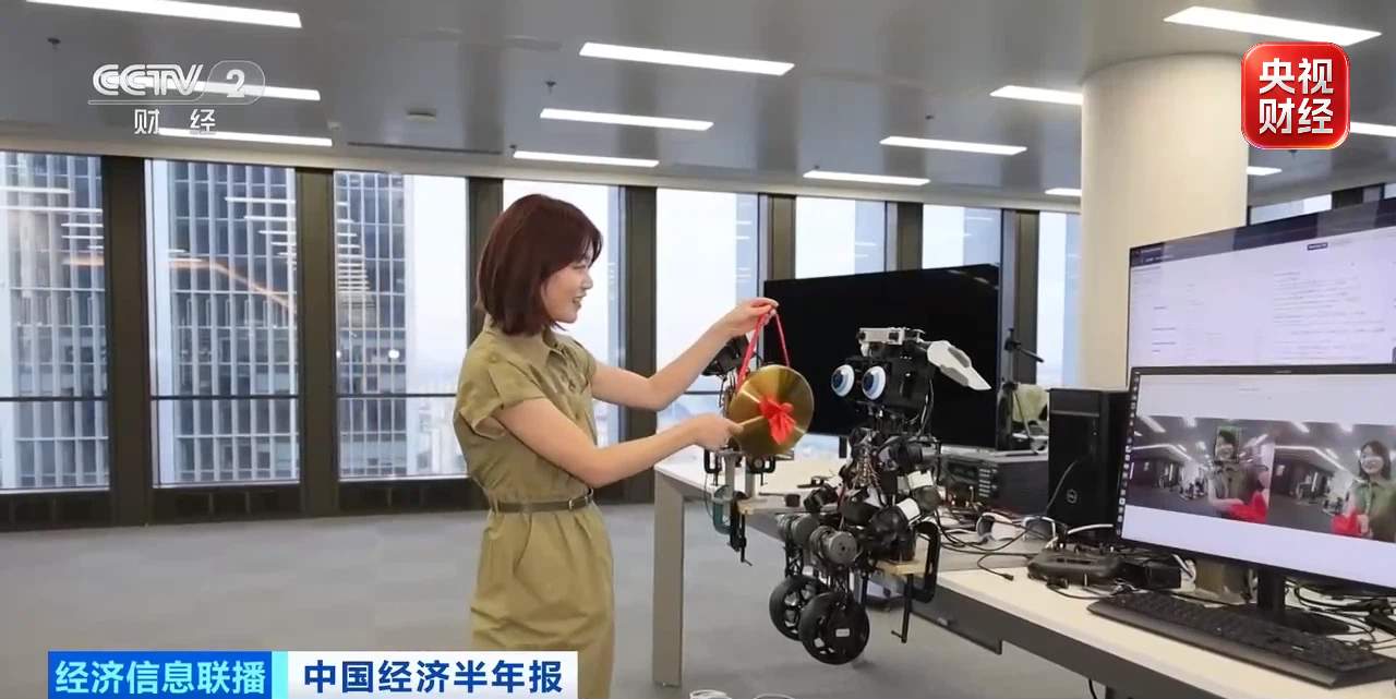 它也有了“眼力见儿！” 机器人正在变得越来越像人