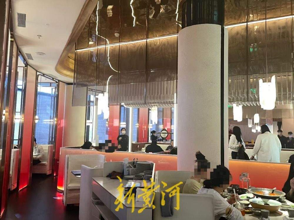 “张兰封号”风波后的麻六记：线下门店直播意外爆火，济南门店直播间当日点赞量超1665万