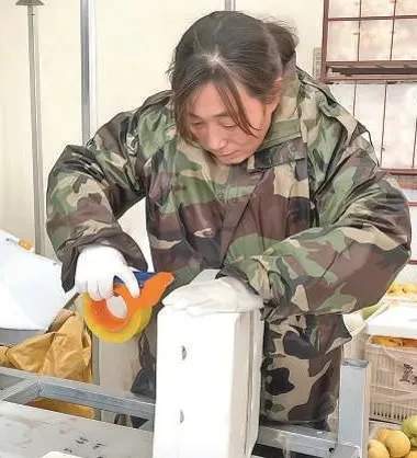 烟台大姨用英语卖苹果,火了!