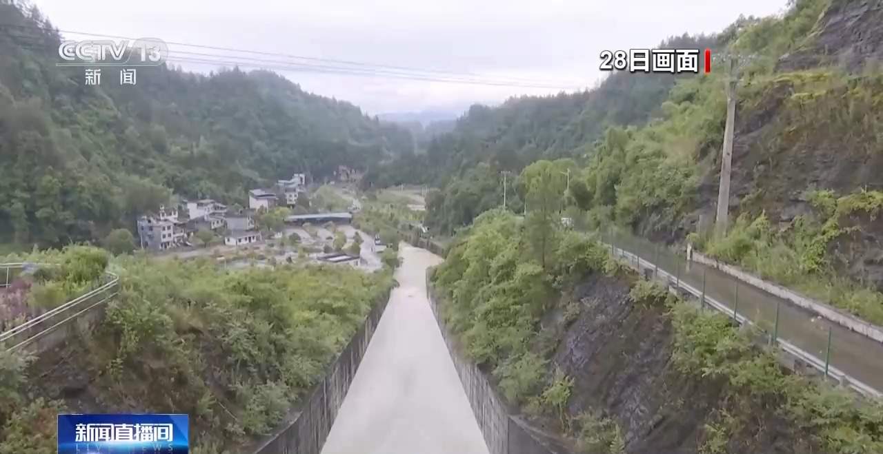 持续降雨致河流水位上涨 重庆开闸泄洪保障流域安全