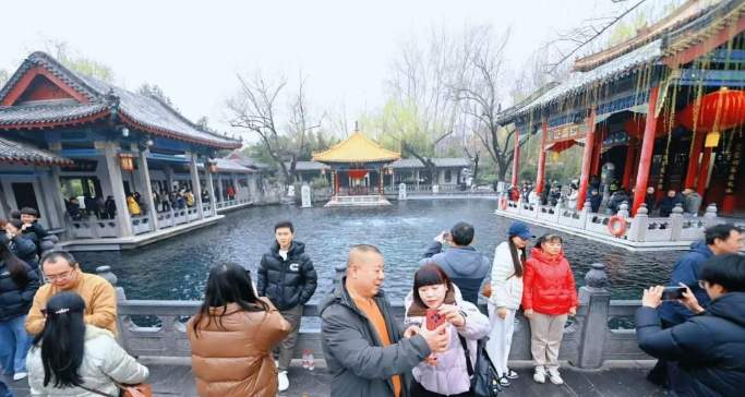 一年四季 泉在济南丨惊蛰至 趵突泉畔水涌若轮生机盎然