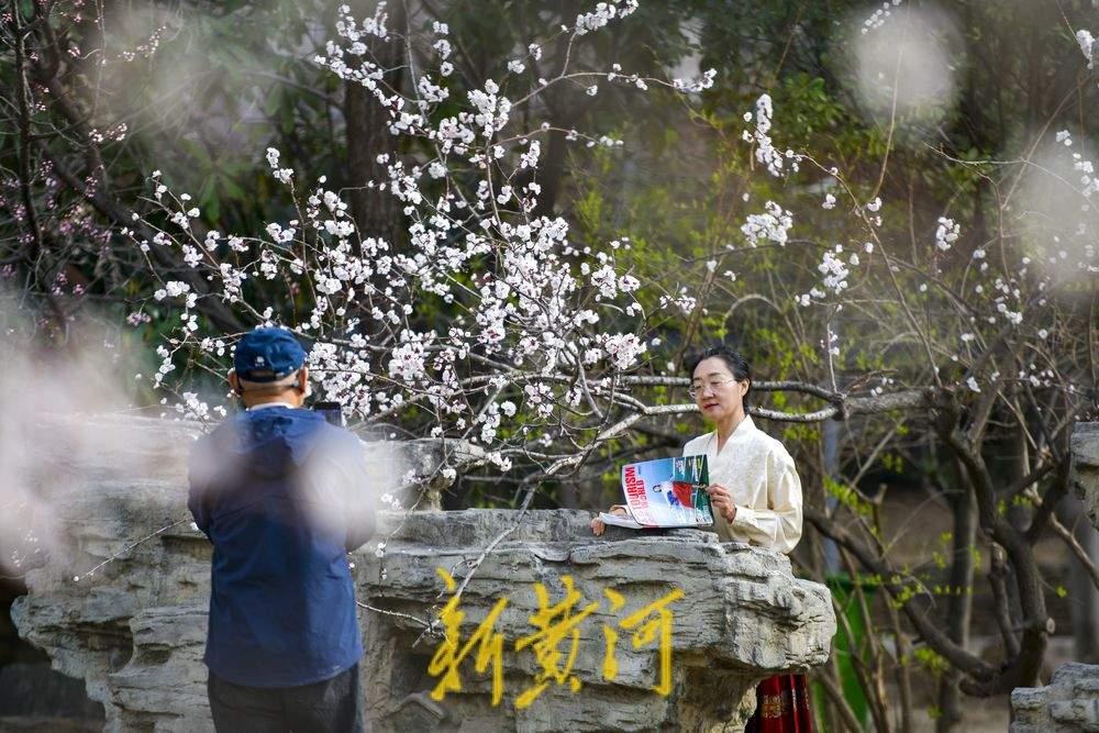 满园春花伴古城，济南最神秘公园里赏春