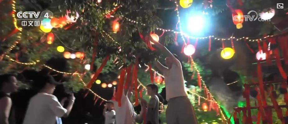 各地多彩活动庆中秋：同赏中秋月 同圆家国情