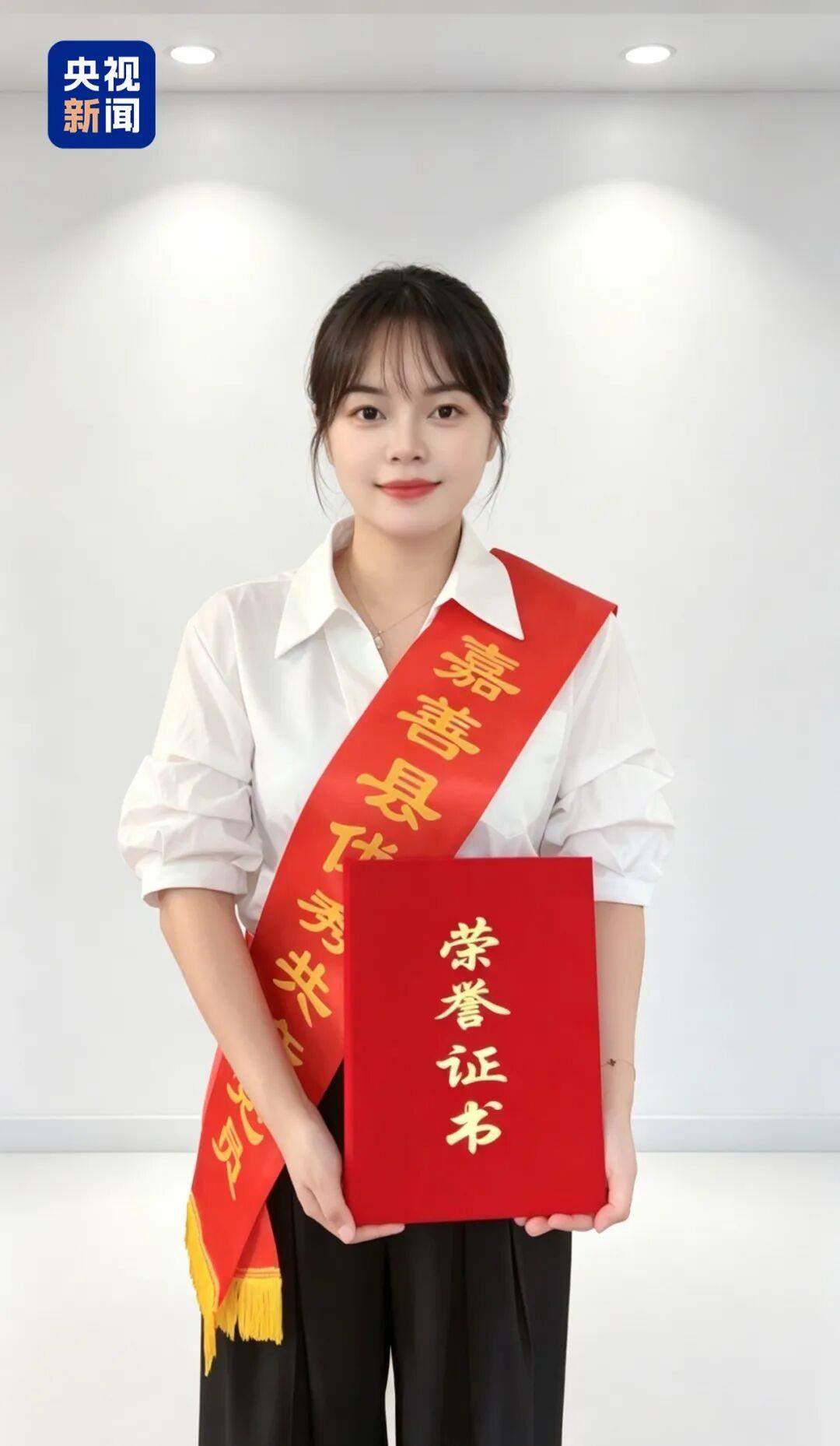 浙江阿姨资助12年的河南女孩，高考699分！