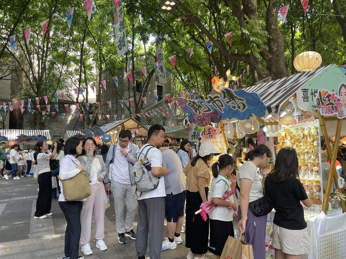 全国游客国庆假期打卡佛山，直呼热辣滚烫！