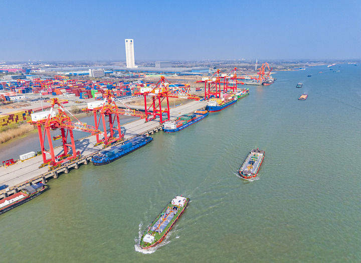 从党的二十届四中全会到2026年全国两会