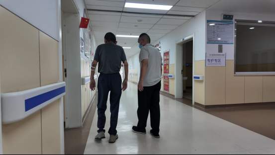 融媒·见证丨长护险落地公立医院，告别“一人失能、全家失衡”——​“一张床”暖了五千家