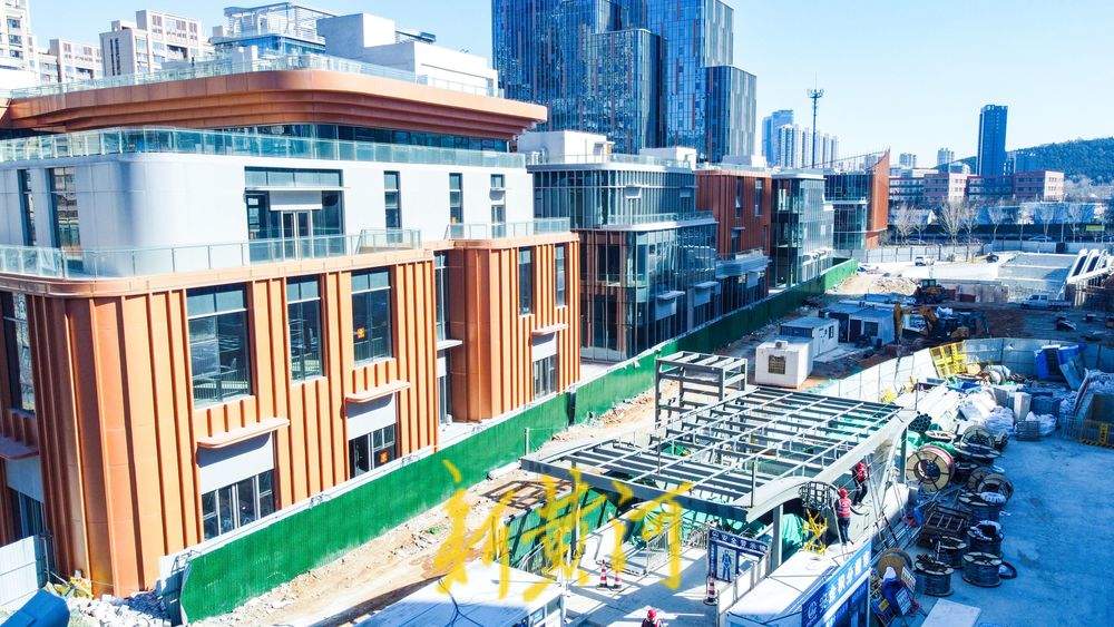 济南地铁6号线安成路站出口“露脸”，地下与地铁3号线相通