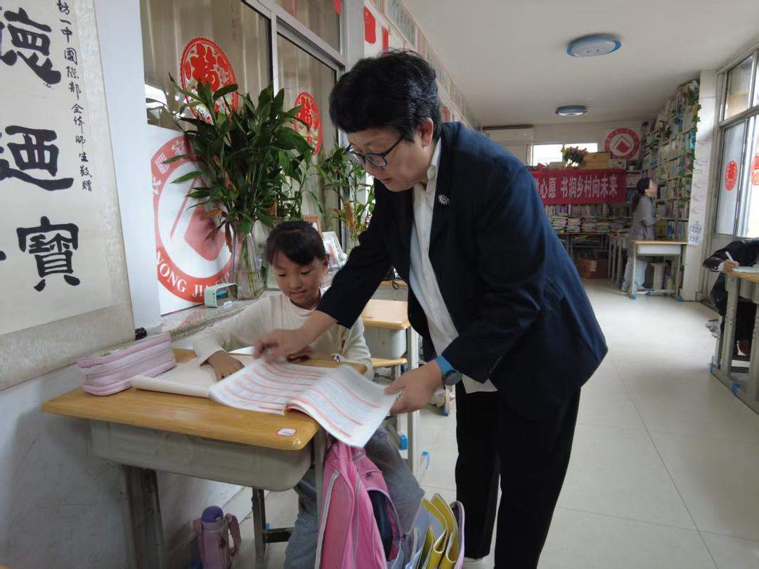 万家灯火丨婚房变书院!乡村教师夫妻坚守十三年,儿子和学生都加入了