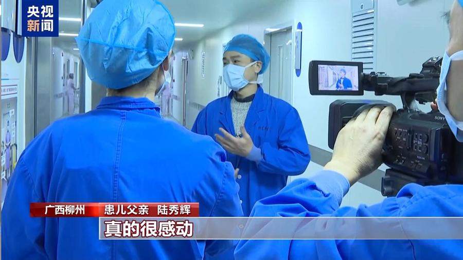 1.7公斤病重女婴急救途中遇堵车,司机齐刷刷45°角转向让出生命通道