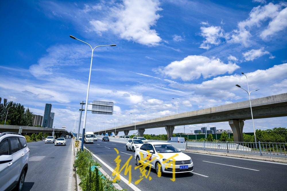 郭店立交桥西BRT站台临时停用 顶部老桥将实施顶升