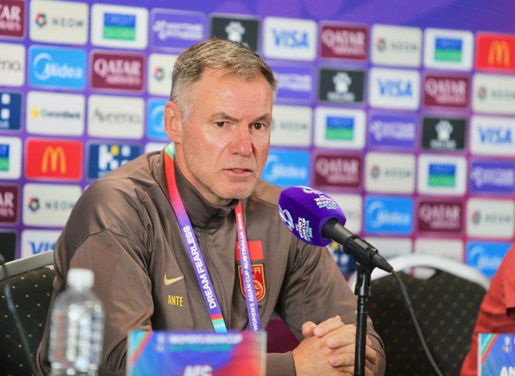 中国女足主教练：保持冷静自信 期待亚洲杯走得更远