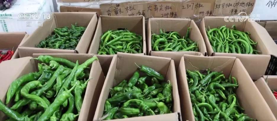 “菜篮子”量足价稳、鲜花市场备货忙 各地多举措保障节日市场供应