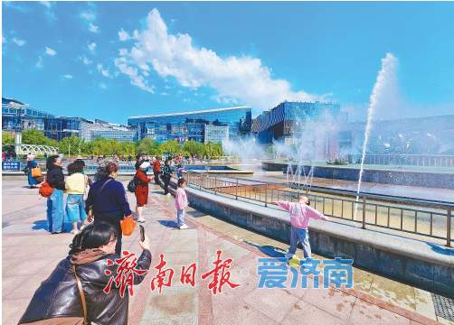 泉城广场水舞华章