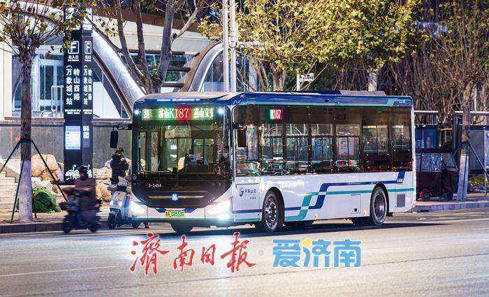 站点焕新升级助力“双网融合” 全市地铁出入口50米范围内公交站点设置率已达90%