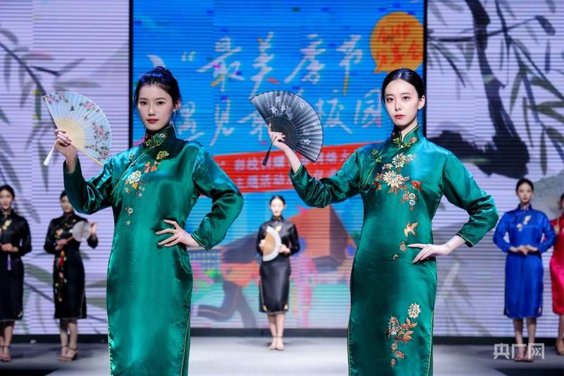 青春华章在“最美校园”绚丽绽放