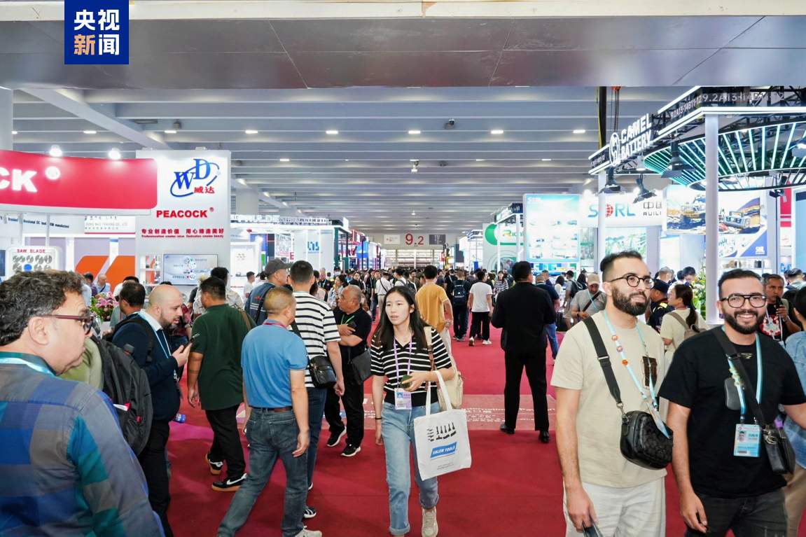 风雨中起跑 68载广交会如何再育新机？