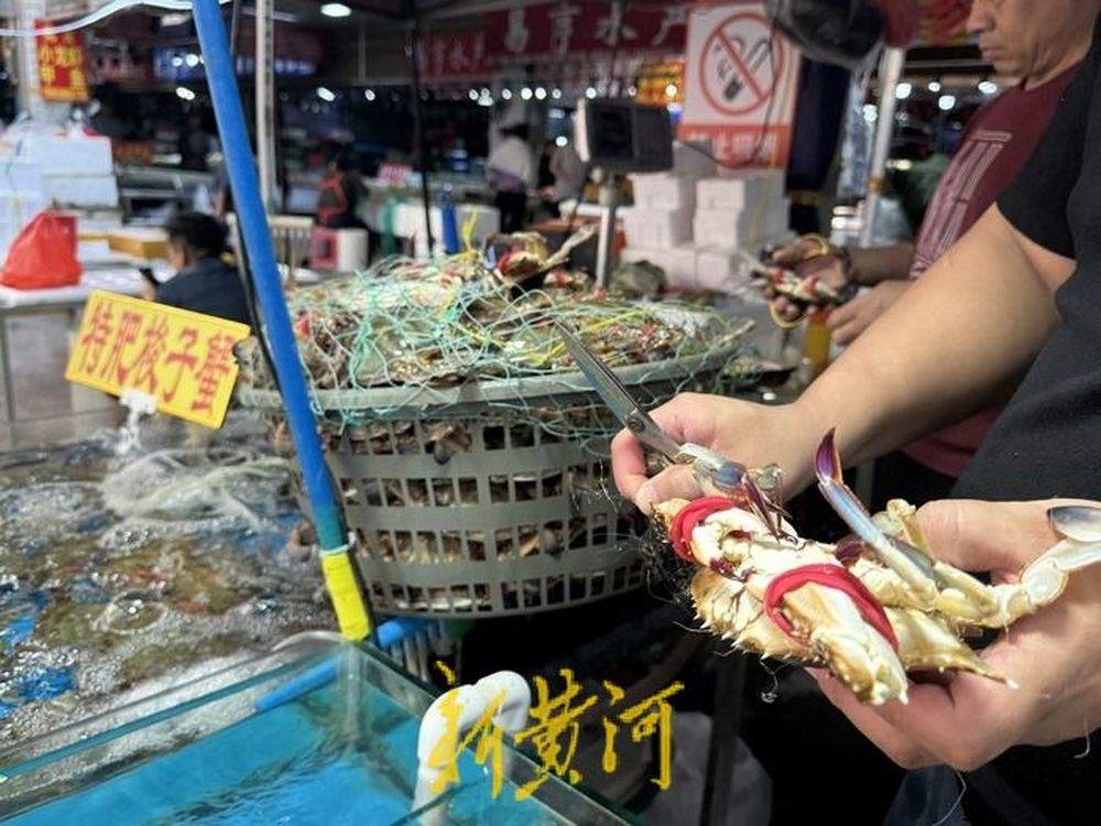 “双节”临近，济南市场百元以下水果礼盒热销，大闸蟹下周将迎销售高峰