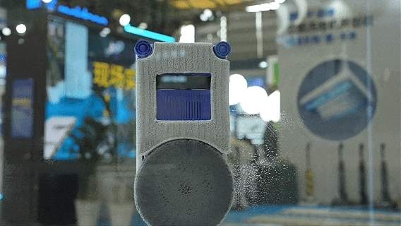 方圆一体，重塑行业！赫特HUTT10擦窗机器人亮相AWE2026