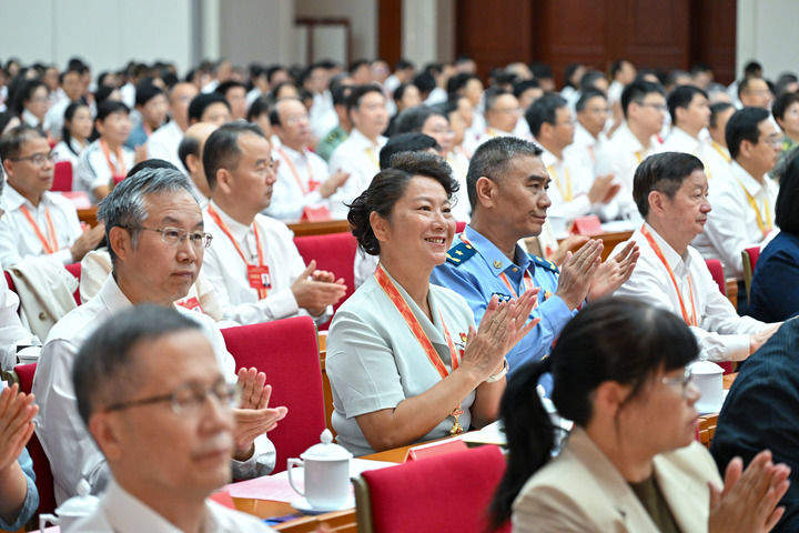 习近平总书记的重要论述指引教师工作开创新局面