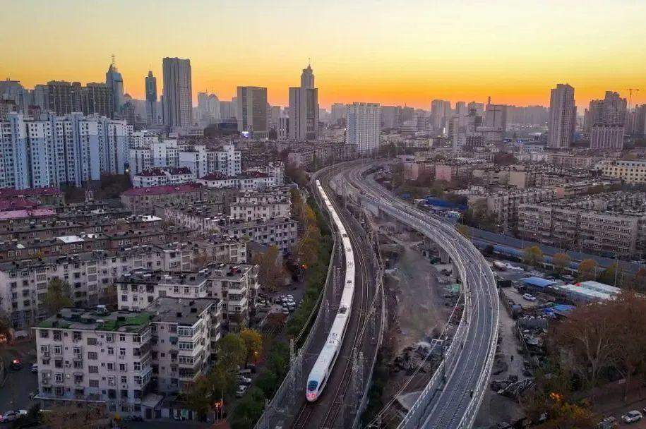 济南站到大明湖站，这条铁路顺利开通！